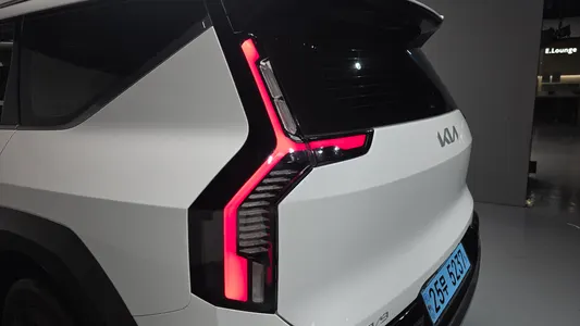 Kia EV9 4WD 2023 24