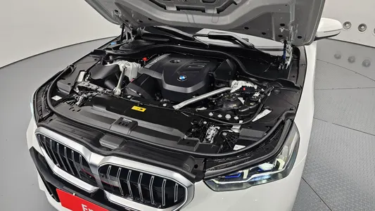 BMW 5 Series (G60) 530e M 2026 6