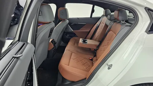 BMW 5 Series (G60) 530e M 2026 12