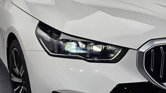 BMW 5 Series (G60) 530e M 2026 22