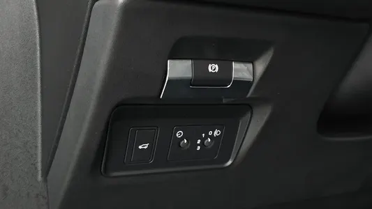 Land Rover 2 D180 S 2020 30
