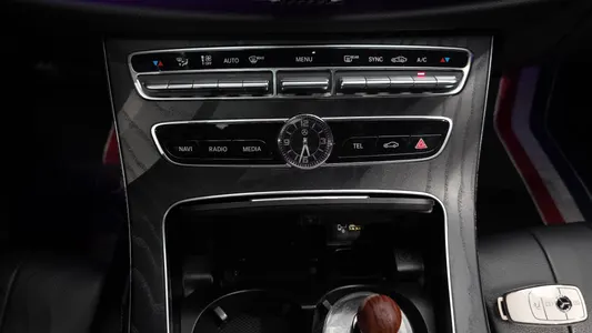 Mercedes-Benz E-Class W213 E220d 2019 32