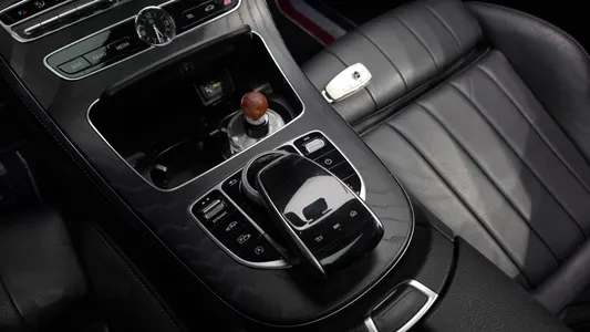 Mercedes-Benz E-Class W213 E220d 2019 33