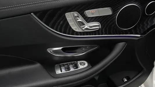 Mercedes-Benz E-Class W213 E220d 2019 36