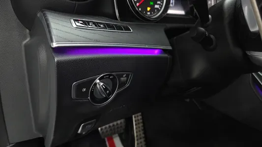Mercedes-Benz E-Class W213 E220d 2019 31