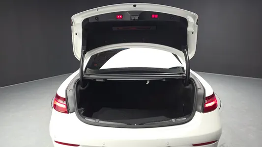 Mercedes-Benz E-Class W213 E220d 2019 38