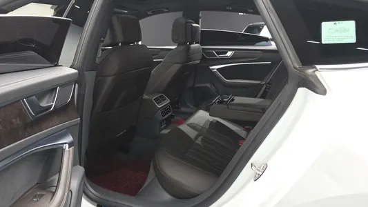 Audi A7 (4K) 50 TDI 2021 10