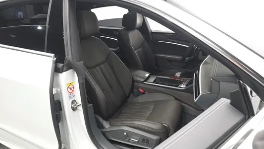 Audi A7 (4K) 50 TDI 2021 26