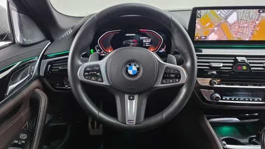 BMW 5 Series (G30) M550i xDrive 2021 12