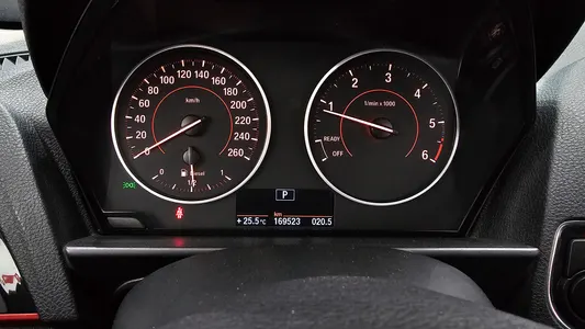 BMW 1 Series (F20) 120d 2 5 2013 8
