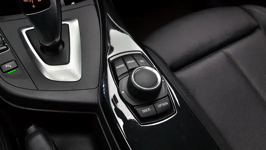 BMW 1 Series (F20) 120d 2 5 2013 16