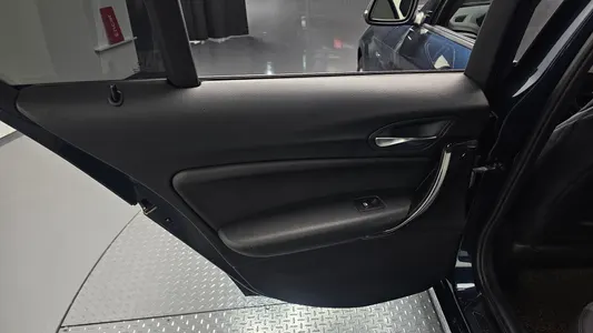 BMW 1 Series (F20) 120d 2 5 2013 25
