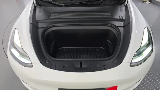Tesla Y RWD 2023 6