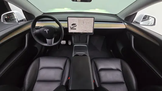 Tesla Y RWD 2023 7
