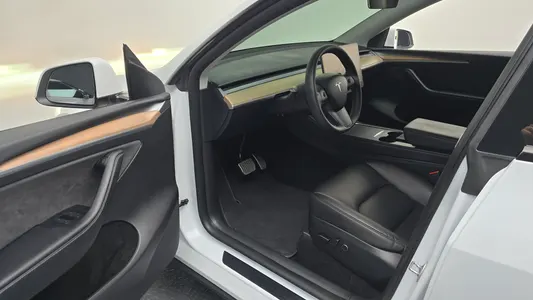 Tesla Y RWD 2023 10