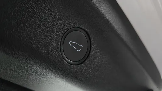 Tesla Y RWD 2023 20