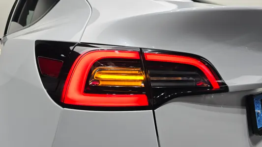 Tesla Y RWD 2023 23