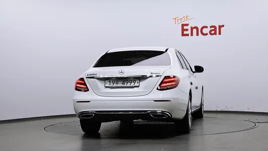Mercedes-Benz E-Class W213 E220d 4MATIC 2019 4