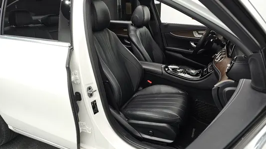 Mercedes-Benz E-Class W213 E220d 4MATIC 2019 11