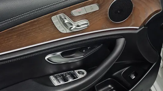 Mercedes-Benz E-Class W213 E220d 4MATIC 2019 19