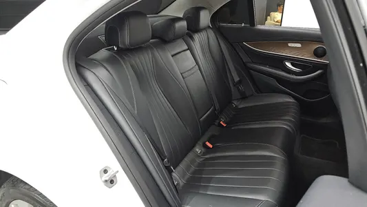 Mercedes-Benz E-Class W213 E220d 4MATIC 2019 26