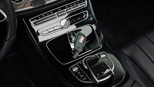 Mercedes-Benz E-Class W213 E220d 4MATIC 2019 28