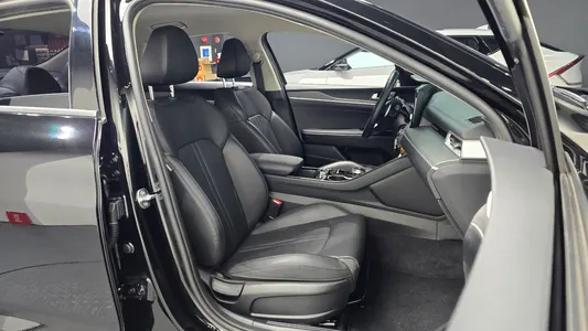 Kia K5 3 2.0 2023 10