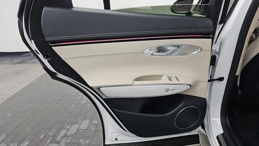 Genesis GV70 2.5T 2WD 2024 25