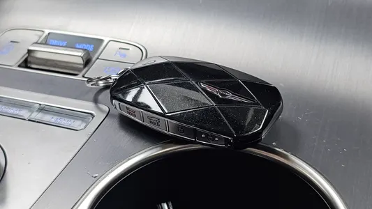 Genesis GV70 2.5T 2WD 2024 32