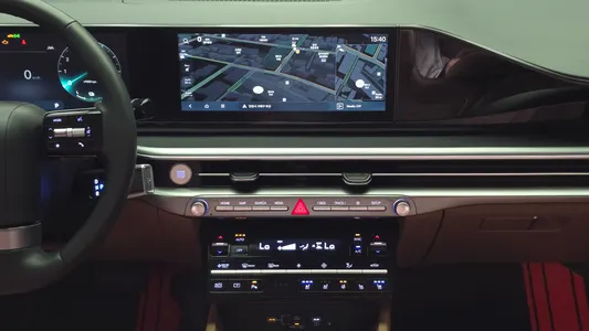 Hyundai (GN7) 2024 14