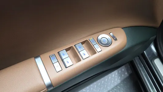 Hyundai (GN7) 2024 30