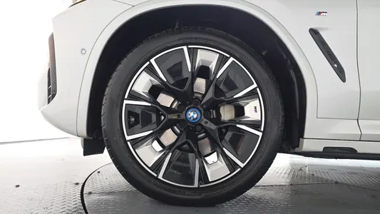 BMW iX3 M 2024 4