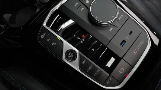 BMW iX3 M 2024 8