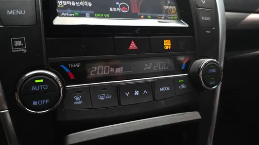 Toyota 캠리 XLE 2016 28