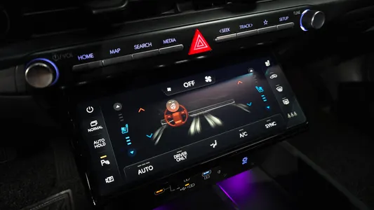 Hyundai (GN7) 2024 28