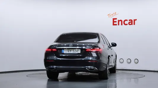 Mercedes-Benz E-Class W213 E300e 4MATIC 2021 4