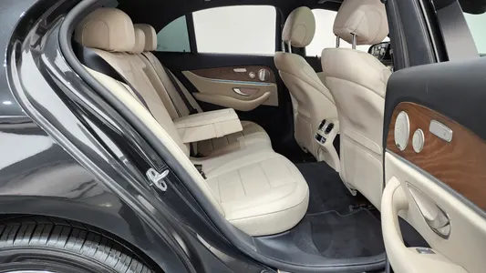 Mercedes-Benz E-Class W213 E300e 4MATIC 2021 11