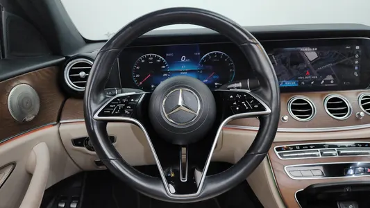 Mercedes-Benz E-Class W213 E300e 4MATIC 2021 12