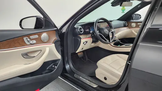 Mercedes-Benz E-Class W213 E300e 4MATIC 2021 10