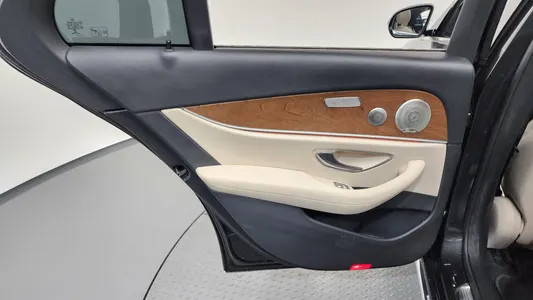Mercedes-Benz E-Class W213 E300e 4MATIC 2021 25