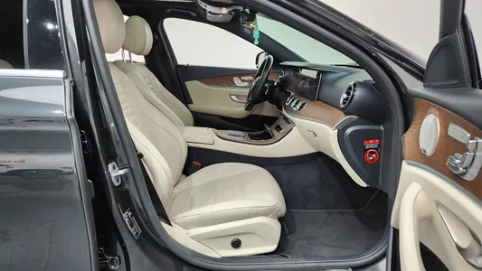 Mercedes-Benz E-Class W213 E300e 4MATIC 2021 26