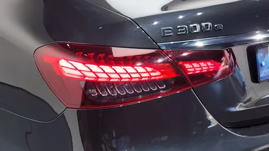 Mercedes-Benz E-Class W213 E300e 4MATIC 2021 23