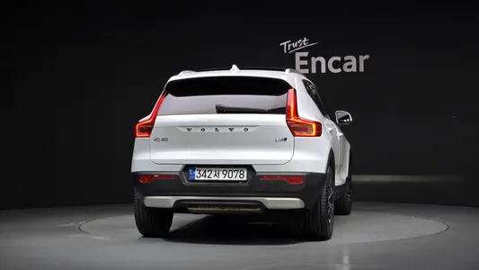 Volvo XC40 B4 2021 4