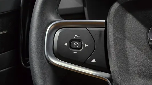 Volvo XC40 B4 2021 18