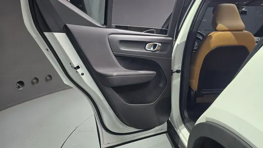 Volvo XC40 B4 2021 25