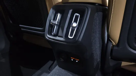 Volvo XC40 B4 2021 32