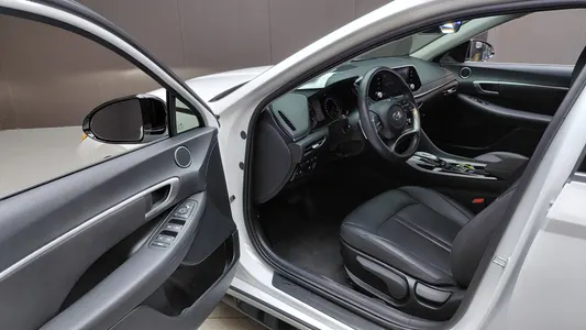 Hyundai (DN8) 2.0 2022 10