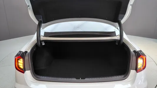Hyundai (DN8) 2.0 2022 18