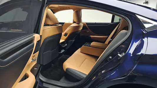 Lexus ES300h 7 2022 12