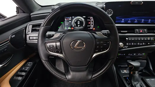 Lexus ES300h 7 2022 13